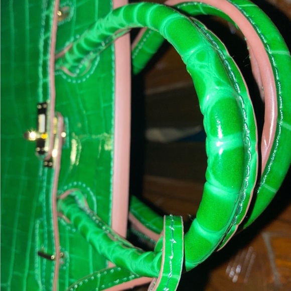 Kelly Green Crocodile Pattern Handbag/crossbody - Picture 4 of 5